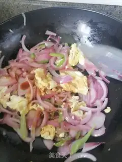Make Onion fried eggs step 5