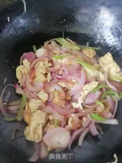 Make Onion fried eggs step 6