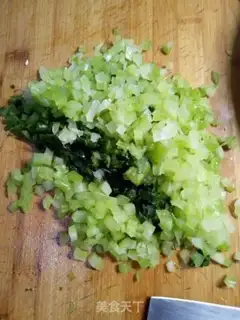 Make Celery pork dumplings step 0