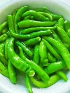 Make Dry green pepper step 1