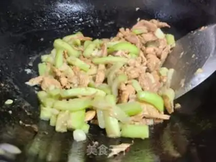 Make The silkmelon fried chicken chest step 6