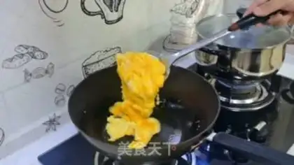 Make Tomato eggs, cat ears step 5