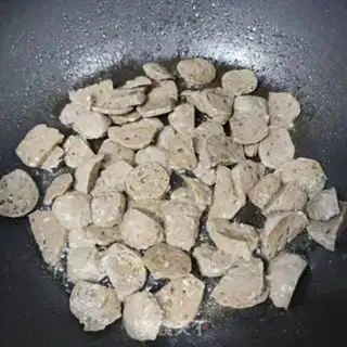 Make Meatball fried broccoli step 2