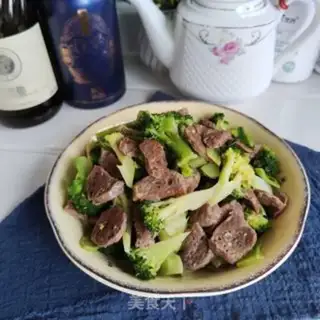 Make Meatball fried broccoli step 6