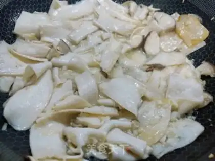 Make Barbecue-like apricot mushroom step 5