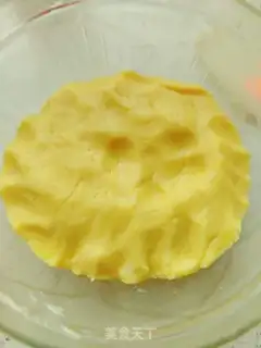Make Yellow-spreaded lunar pie step 32
