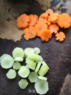 Make New lilies, bouquet step 1