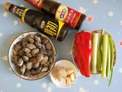 Make Celery peppers and hot clams step 0