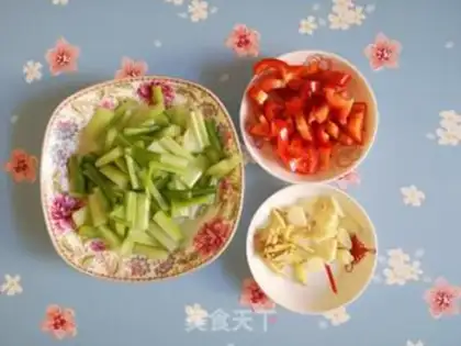 Make Celery peppers and hot clams step 1