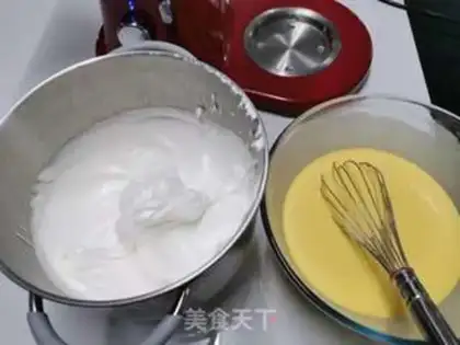 Make Meat pine cake roll step 1