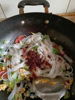 Make Egg fried river powder step 5
