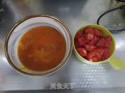 Make Tomato egg noodles step 1