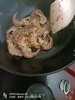 Make Garlic shrimp step 3