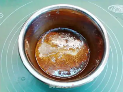 Make Red sugar sesame sauce step 4