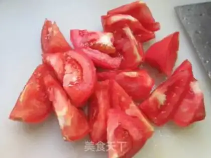 Make Tomato eggs and sour noodles step 3