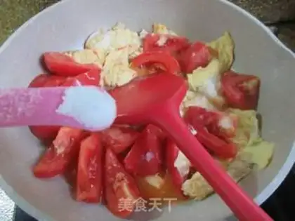 Make Tomato eggs and sour noodles step 6
