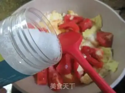 Make Tomato eggs and sour noodles step 7
