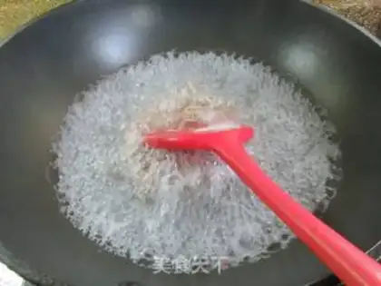 Make Tomato eggs and sour noodles step 9