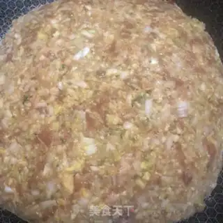 Make "Big cabbage pork bun." step 4
