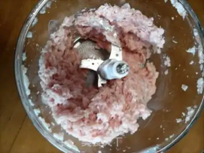 Make Onion pork bun step 2