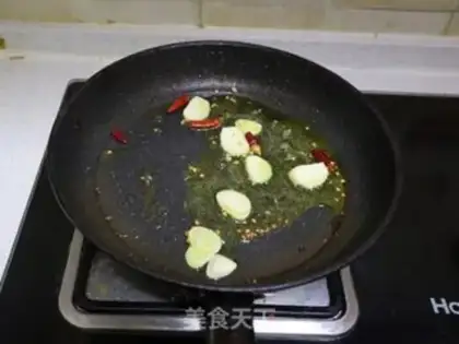 Make Fried eggs with moss step 3
