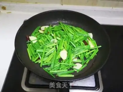 Make Fried eggs with moss step 4