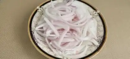 Make Onion fried lamb rolls step 0