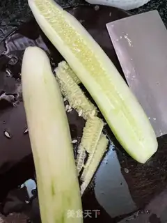 Make cucumber shrimp step 1