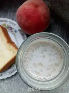 Make Peach crystal milk tea step 9