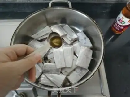 Make Jell-O fish step 3