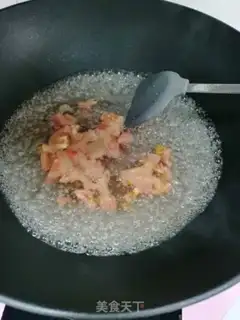 Make Golden Tomato Tofu soup step 1
