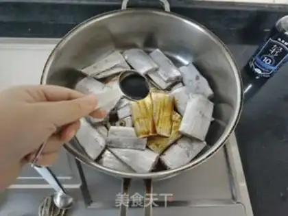 Make Jell-O fish step 4