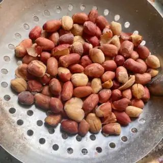 Make Salted peanuts step 1