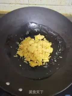 Make Scrambled eggs step 2
