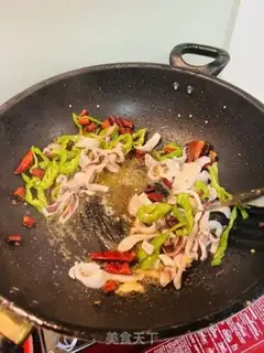 Make Spicy pepper squid step 1