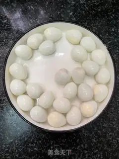Make Five flowers for eggs step 1