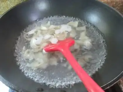 Make Spilled noodles step 3