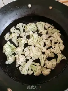 Make Five bouquets step 1