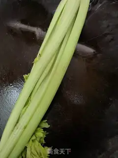 Make Celery cucumber juice step 0