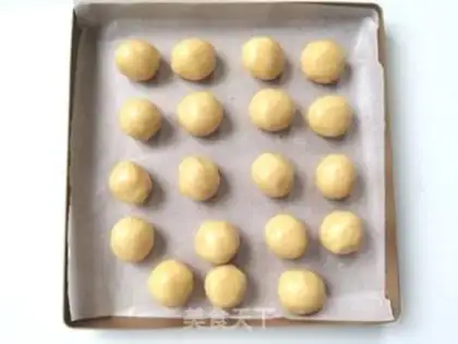 Make Precious black sesame mooncake step 7