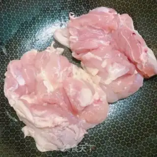 Make Chicken leg mushroom soup step 0