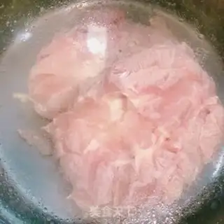 Make Chicken leg mushroom soup step 1