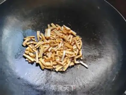 Make Autumn mushrooms and rice noodles step 2