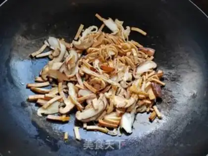 Make Autumn mushrooms and rice noodles step 3