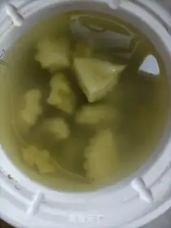 Make Suffering melon cucumber broccoli soup step 6