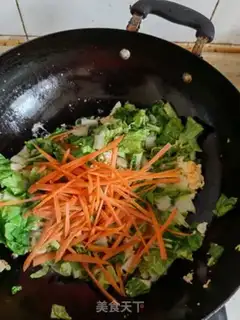 Make Eggs are fried cabbage step 4