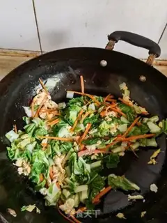 Make Eggs are fried cabbage step 5