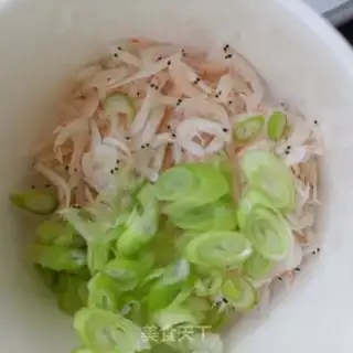 Make Onion shrimp and cheese step 4