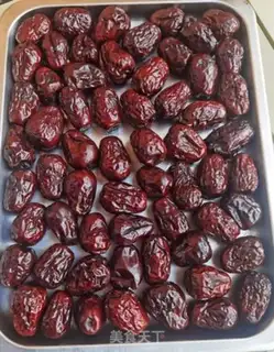 Make Three steamed red dates step 6