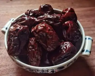 Make Three steamed red dates step 8